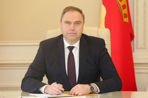 Председатель Гродненского областного исполнительного комитета Владимир Степанович Караник 